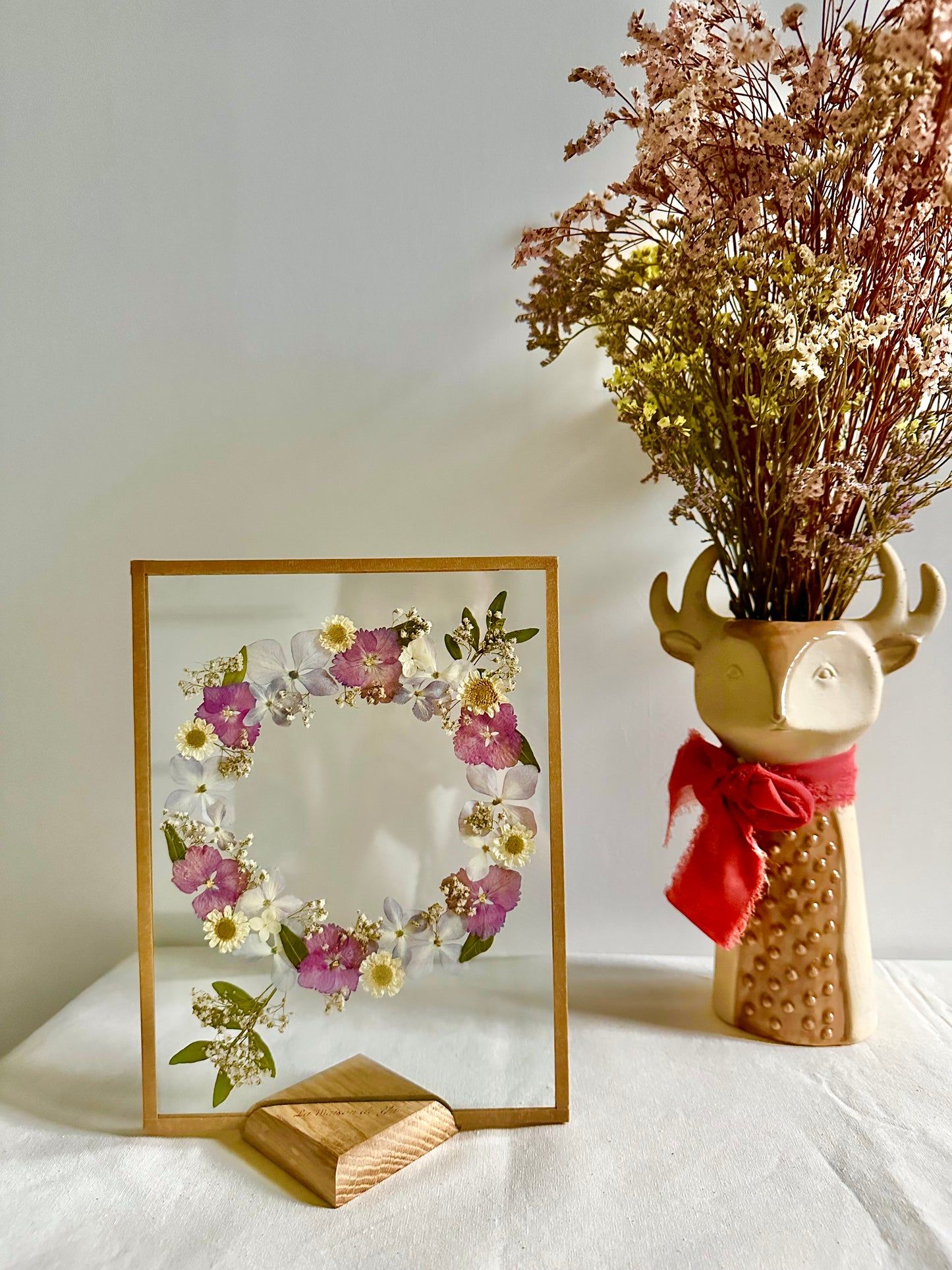 Flower Crown - Minimalist Herbarium No. 27 - 18x24 cm