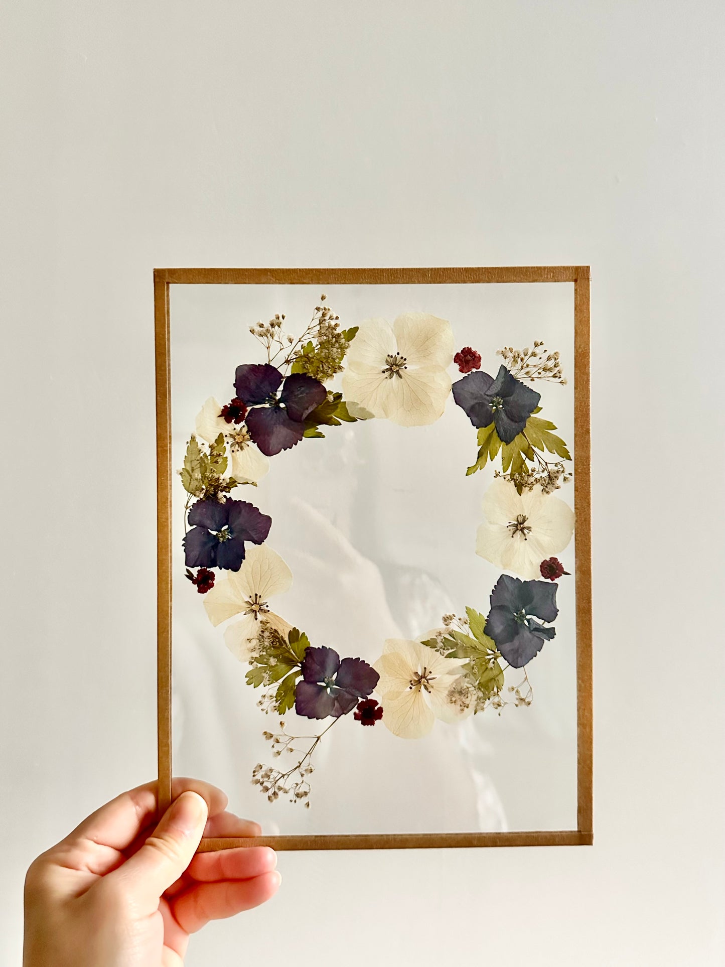 Flower Crown - Minimalist Herbarium No. 27 - 18x24 cm